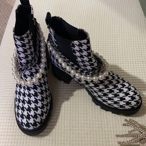 Betsey Johnson Bootie